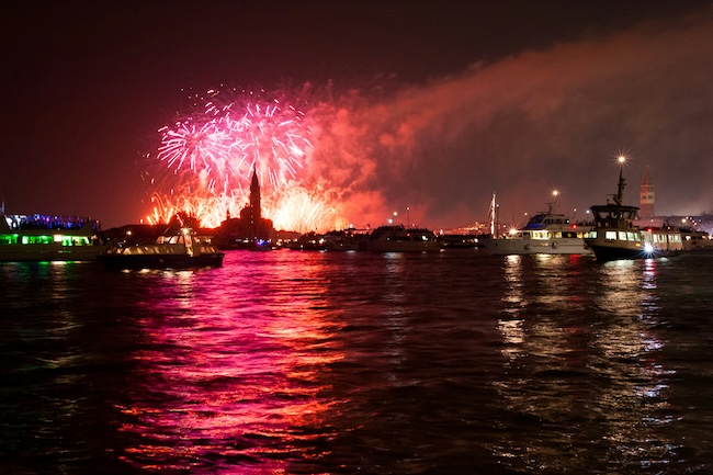 Nachtleben in Venedig Feuerwerk