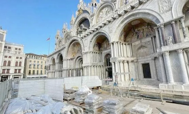 Building Venice: Techniques and History